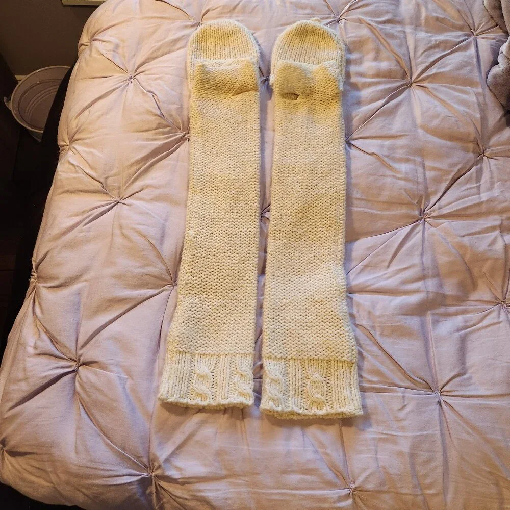 Bebe Gloves size M cream off white